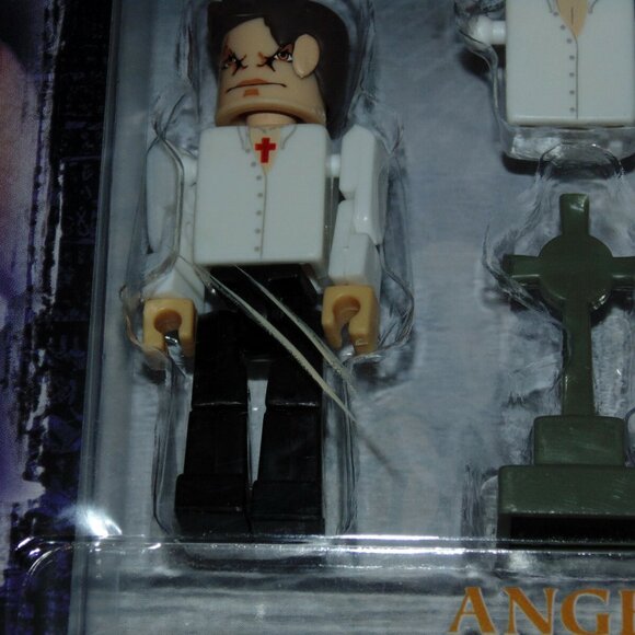 2004 Palisades Buffy the Vampire Slayer PALz Human & Vampire Angel Lot MOC New - Picture 3 of 6